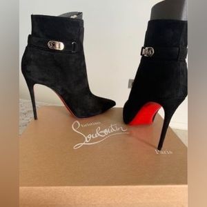 Christian Louboutin Size 8.5 (38 1/2) Lock So Kate Booty, Black
